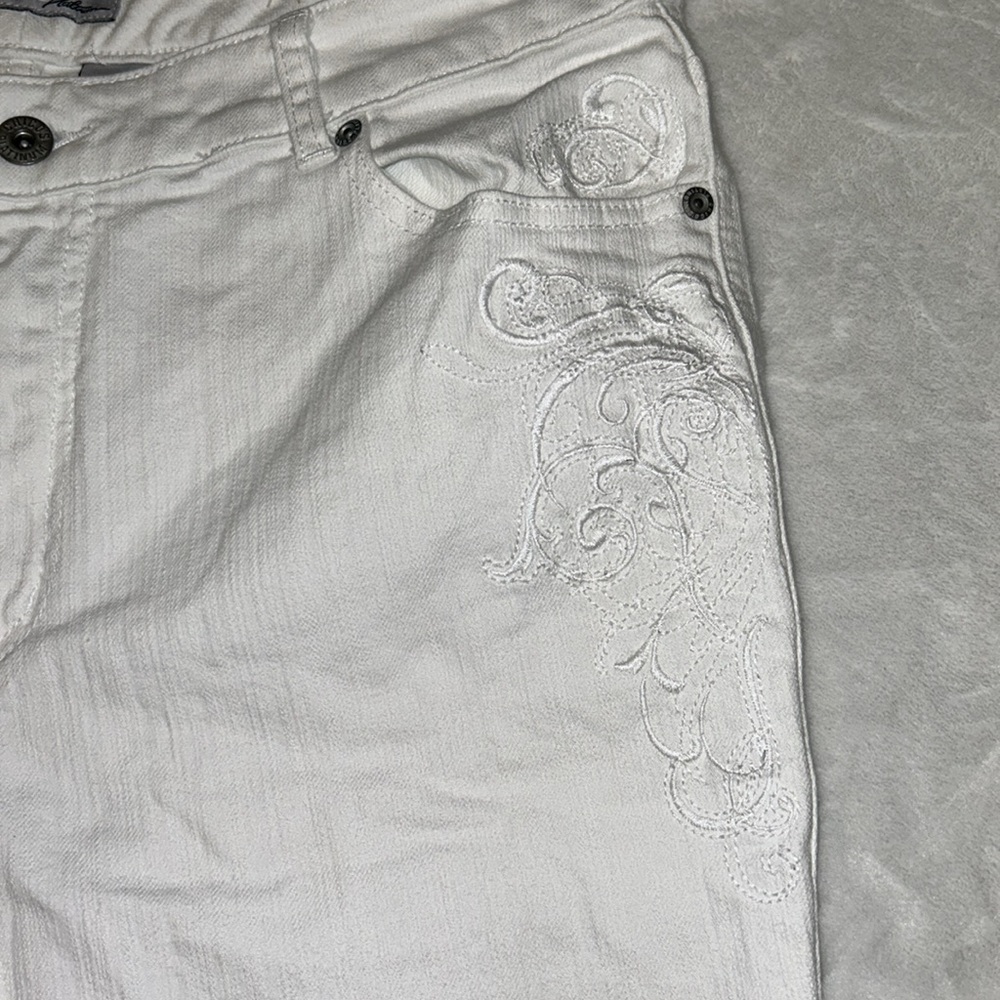 Chico’s Platinum White Jeans Chico’s Size 2.5 (14) - Picture 7 of 10